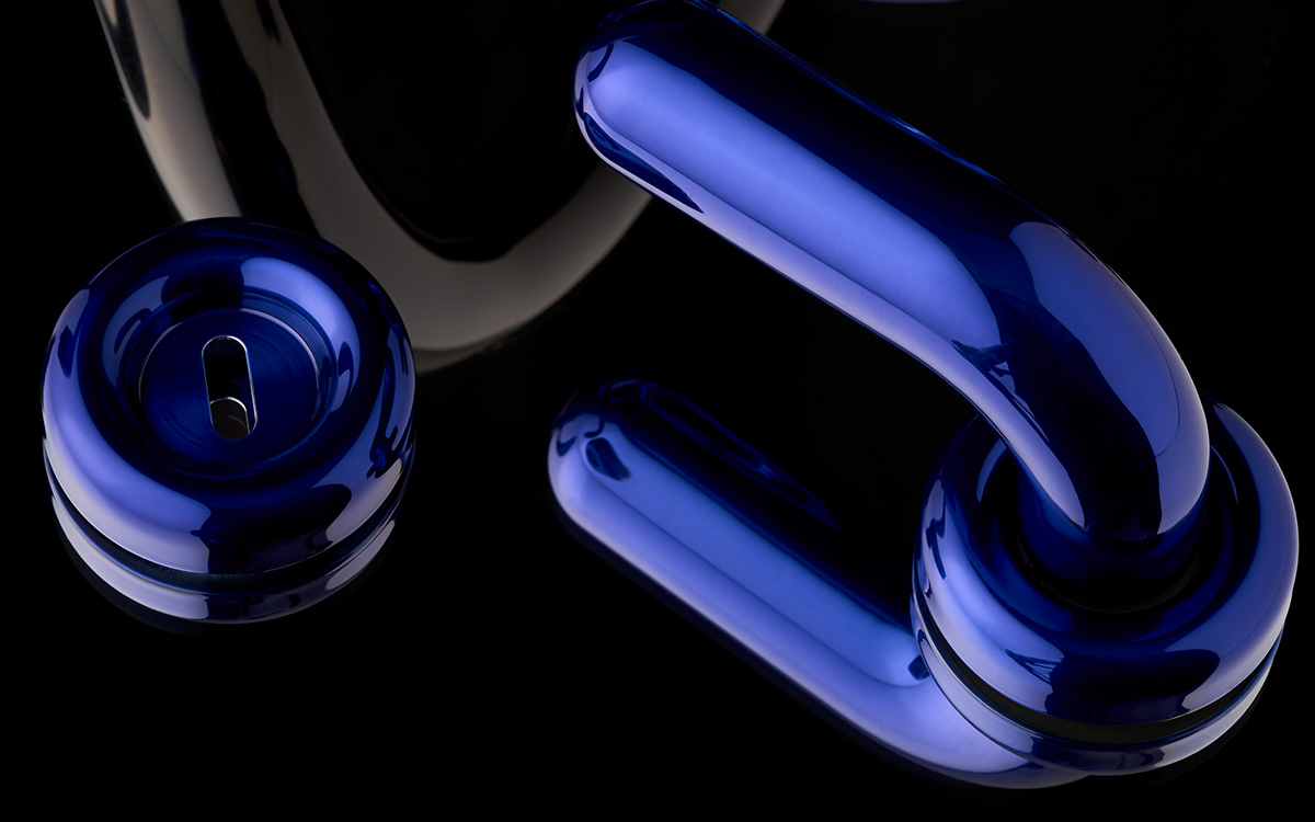 Black And Blue Tom Dixion