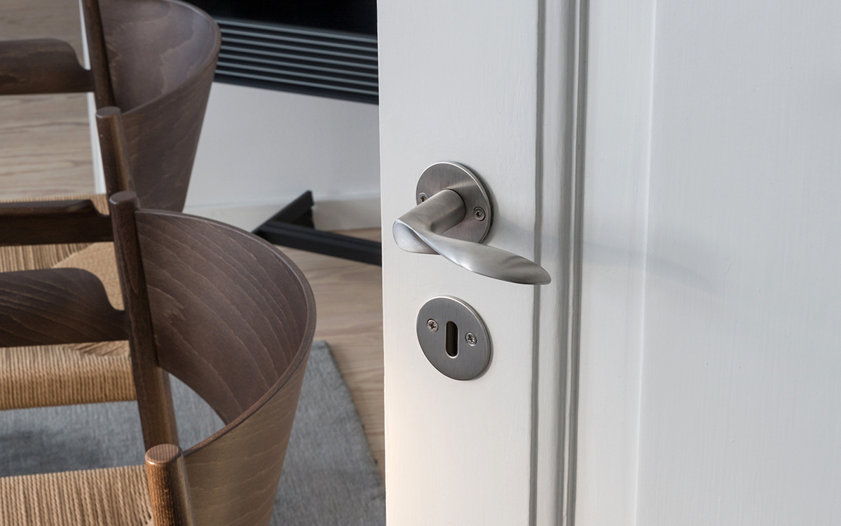 Lever handle AJ111 large Arne Jacobsen collection d line